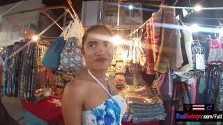 Asiático adolescente novia se sentía como dando a su novio una mamada una vez que llegaron a casa