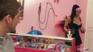 ���ेनी र राम्रो गधा Latina किशोर tricked कुनै न कुनै बकवास मा काम