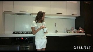 Ŝi ludas kun granda dick de viro