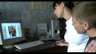 ���េះទារកង្រីកជើងធំទូលាយបើកចំហ