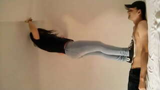 Cruálach máistreás satailt léi daor