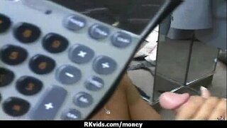 ���ে স্ত্রী অন্য মানুষের জন্য টাকা 23