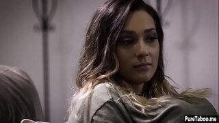 Devica teen zajebal s čudno družino, prijatelji velik kurac