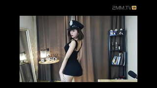 Yi Suwan uniform hot Dance