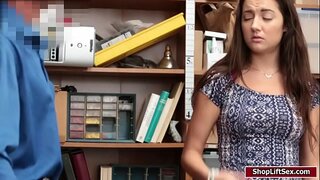 LP pareigūnas, palaižė ir pakliuvom Lily Adams šlapias pūlingas į doggystyle