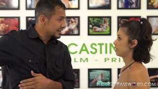 Mexendo adolescente ten o sexo duro con nariz