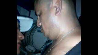 Jackal fil-kamra tal-banju