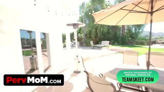 ��� गडबड मेरो Stepmom र Creamed उनको बिल्ली