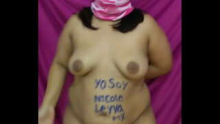 Мага керек жаш адам көзмө үчүн акысыз менен алектенет сексом үчүн порнофильма