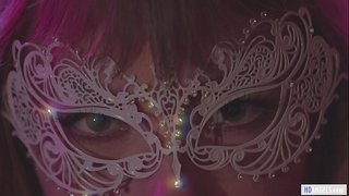 ���నుభవం మహిళ లీడ్స్ ఆమె కొత్త లెస్బియన్ స్నేహితుడు ఒక ప్రైవేట్ గది