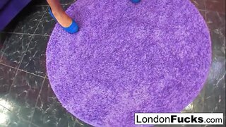 Asiático fode a si mesma