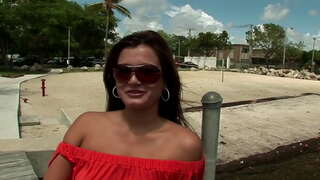 Schmutzigen Frau liebt Hahn