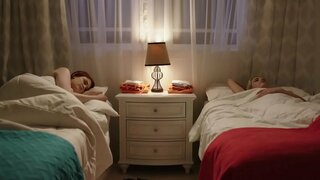 Ã�ズビアンの優しい楽しさと赤毛、金髪雛