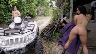 BANGBROS-コレクションに感のCougar左のqrコードを読み主演のガン家に代々伝わる秘伝の温Babeケンドラ魅せる(1 3)