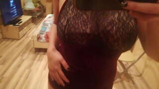 Mengkono stip tari ing ngarepe pangilon nuduhake penthil