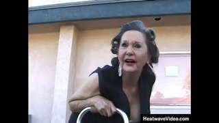 Old Chicks Turning Tricks # 1-Jeanette, Dave Hardman, Dick Nasty - senil mormor knullad av två Perversa